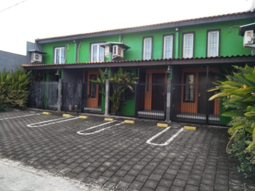 Titan'S Greenhouse Banyuwangi  Habitación foto
